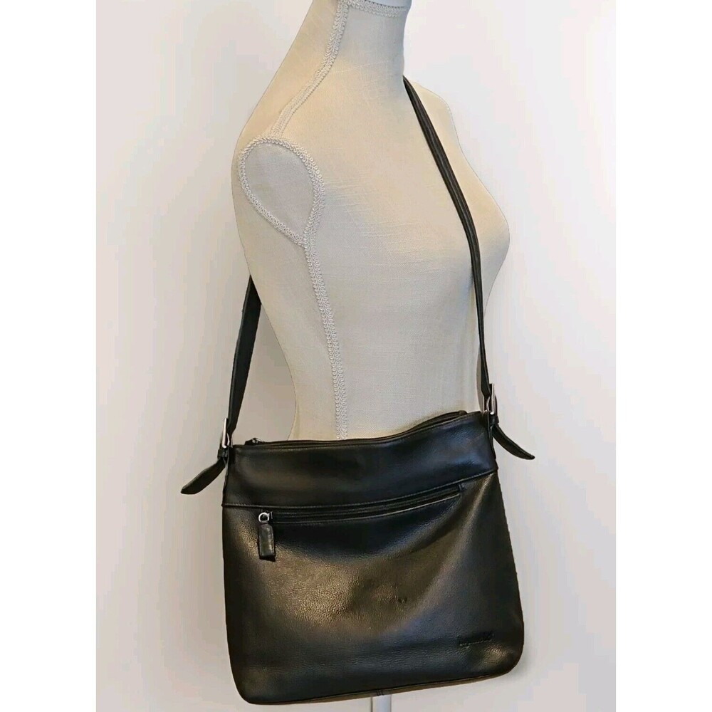 Tignanello Black Soft Pebbled Leather Shoulder Bag EUC